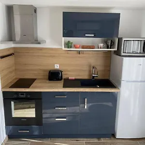 Avec Jardin Apartment