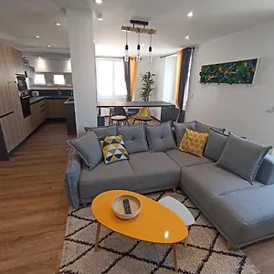 Centre De Apartment